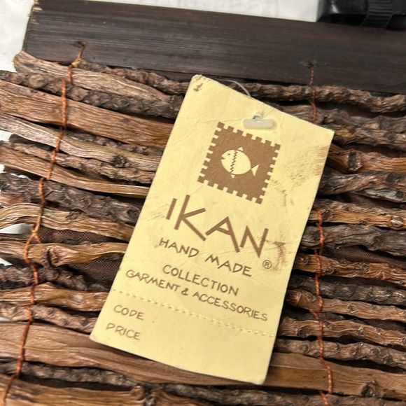 IKAN wood branches hand made handbag. - Picture 3 of 9